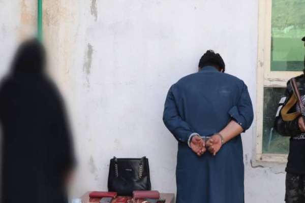 طالبان وايي، په بغلان ولایت کې یې دوه پاکستاني وګړي د غلا په تور نیولي دي