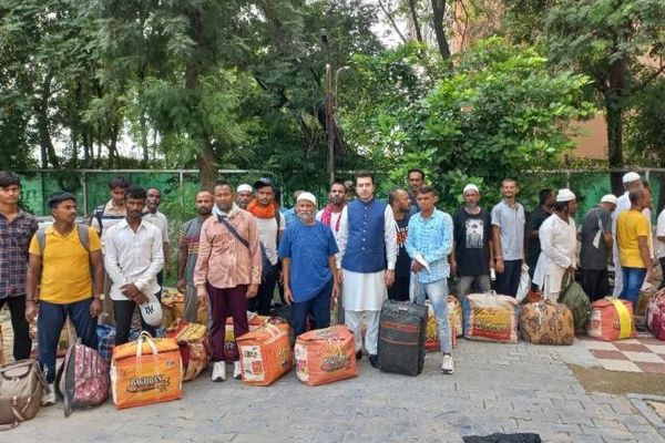 پاکستان او هند د خپلو ۶۸۹ تنو بندیانو نوملړونه سره تبادله کړل
