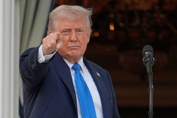 ټرمپ: په لنډ وخت کې به کیوبا سقوط وکړي او امریکا به د مرستې لپاره حاضر وي