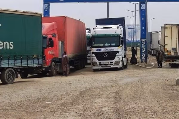 د ډيپلوماټ مجله: افغانستان د سیمې لپاره «پل» نه بلکې یوه جلا شوې «جزیره» ده