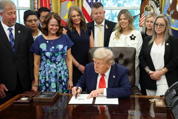 ترامب يحمّل بايدن مسؤولية هجوم مطار كابل