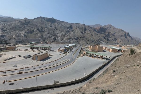 پاکستاني چارواکي: سبا د تورخم له لارې د افغان کډوالو د اېستلو لړۍ بیا پیلېږي