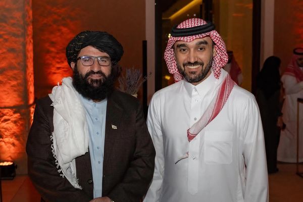 د طالبانو د المپیک رییس د سعودي عربستان د ورزش له وزیر سره لیدلي