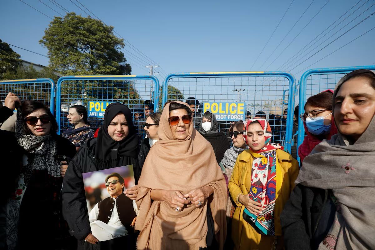 پولیس پاکستان خواهر عمران خان را بازداشت کرد