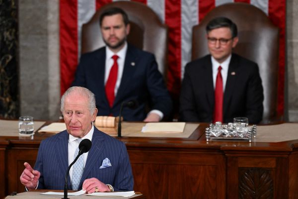 وقتی یک «شاه» به «جمهوریخواهان» درس دموکراسی میدهد: باید بر قدرت رئیسجمهور نظارت شود