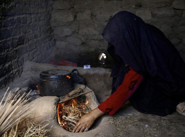 برنامج الغذاء العالمي يقول إن موجة الجوع اجتاحت أفغانستان بسرعة مقلقة