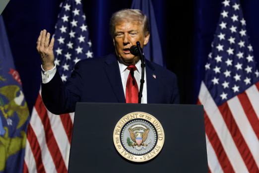 ټرمپ کاناډا ته د چین سره د احتمالي تړون له امله د ۱۰۰ سلنه تعرفې لګولو ګواښ وکړ