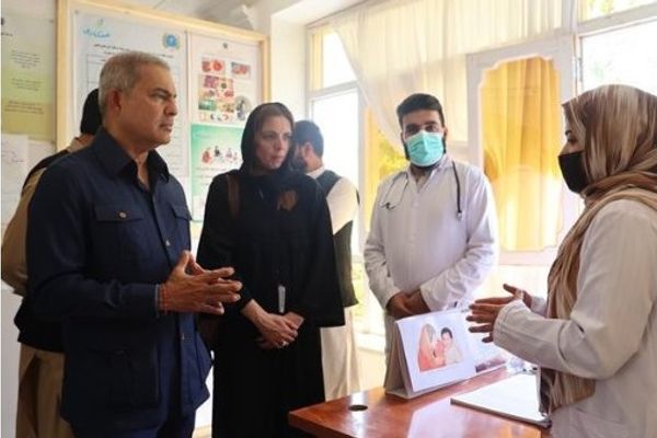 اوچا: نړۍ له سختو وختونو سره مخ ده، خو افغانستان باید هېر نه شي