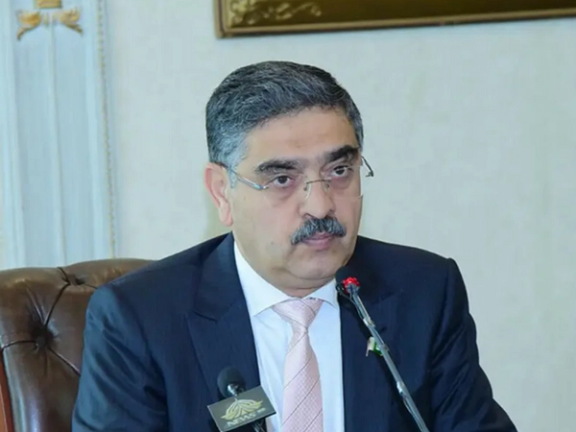 Pakistan PM Calls for Improvement of Track System for Afghan Transit Trade