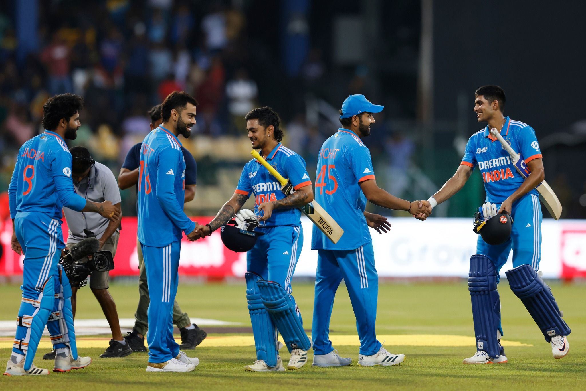 هند په خورا لوی توپیر  د سریلانکا په ماتولو سره د اسیا کرېکټ جام وګاټه