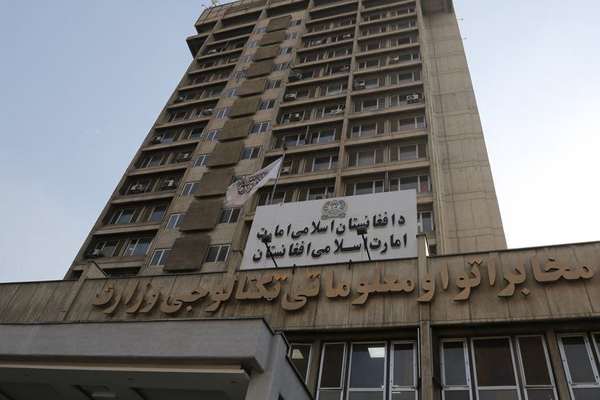 طالبانو په افغانستان کې د نوري فایبر شبکې ټولې پراختیايي چارې تر «بل امر» پورې ودرولې