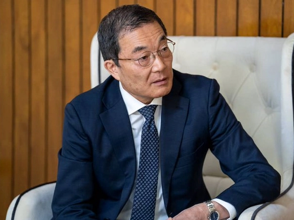 د افغانستان لپاره د چاپان سفیر: د افغانانو اقتصاد په ټپه ولاړ دی