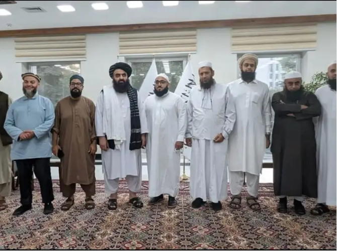 افغان فعالان بریتانوي چارواکو ته: د طالبانو لپاره د بریتانوي عالمانو د تبلیغاتو مخه ونیسئ