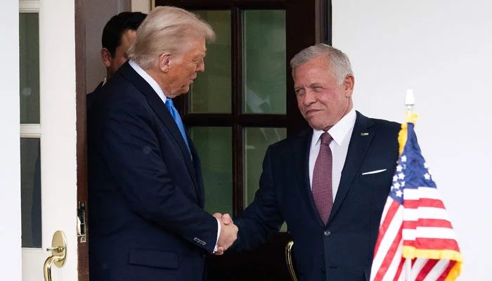 د اردن پاچا ملک عبدالله له ډونالډ ټرمپ سره په ناسته کې د فلسطین په اړه خبرې کړي