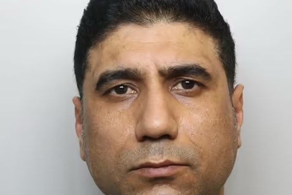 په برېتانیا کې یو افغان د تښتونې او جنسي تېري اعتراف وکړ