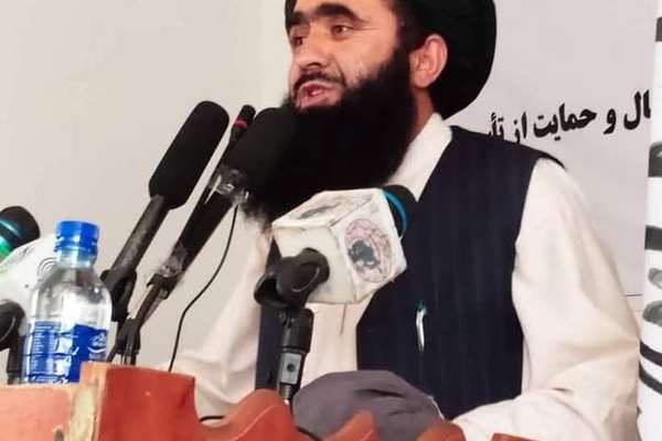 هلمند کې طالب والي: بېوزلۍ او محدودو روغتیايي خدماتو د خوارځواکو ماشومانو شمېر زیات کړی