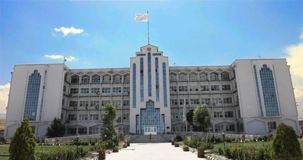 تېرکال؛ طالبانو ۲۲۷ خیریه بنسټونو او ټولنو ته د فعالیت جوازونه ورکړي