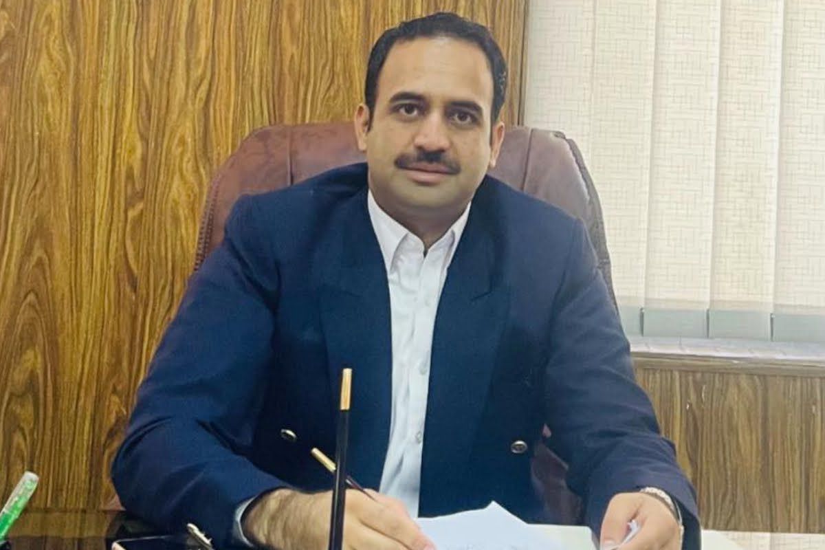  یک مقام حزب عمران‌ خان و ۹ نفر دیگر در حمله یک «گروه رقیب» جان باختند