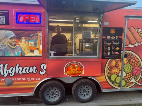 شعبه جدید رستوران «احسان برگر» در کلگری کانادا به فعالیت آغاز کرد