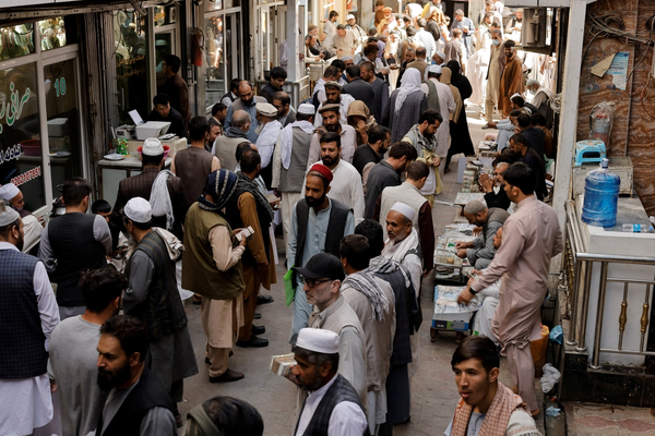 اوکراینیان دونباس سیمې ته د افغان کارګرو له ورتګه اندېښنه ښيي