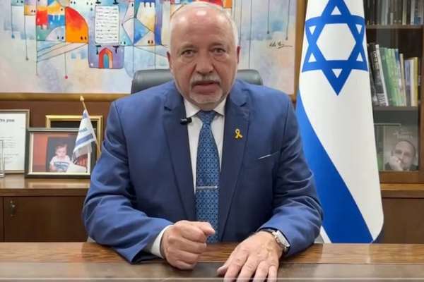 د اسراییل پخوانی دفاع وزیر: د ایران سره شخړه پای ته نده رسېدلې