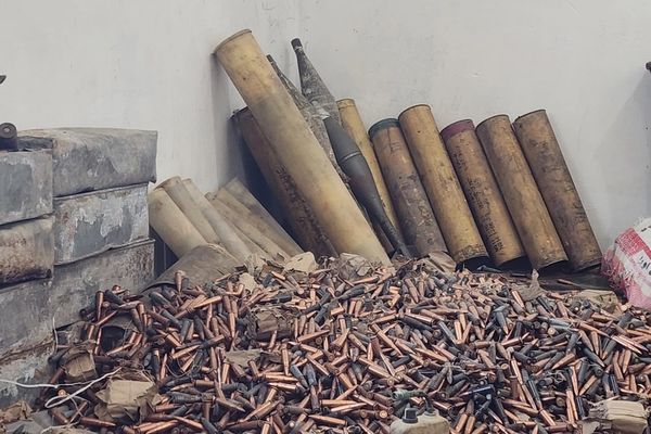 طالبان: په ارزګان کې مو د وسلو او مهماتو یوه زېرمه کشف کړې ده