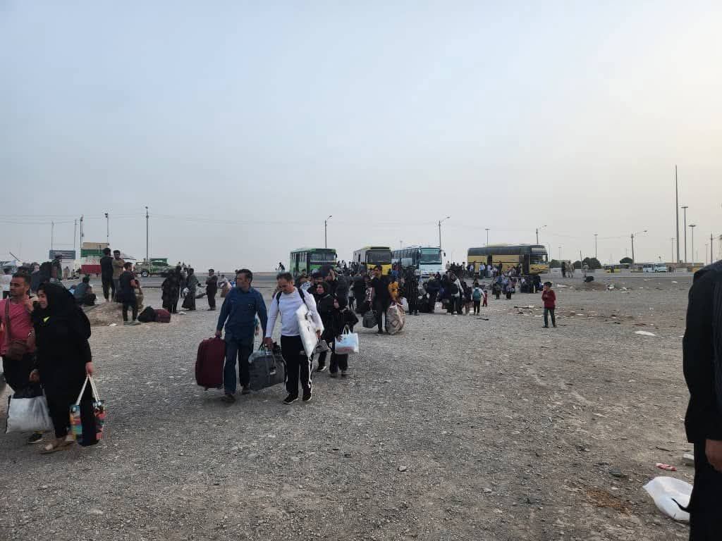 آیا مهاجران اخراج‌شده افغان واقعاً به‌گونه غیرقانونی وارد ایران شده بودند؟