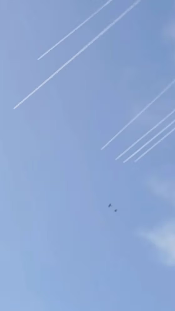 د افغانستان په اسمان کې د ایران پر لور تلونکې ۱۰ پوځي الوتکې لیدل شوې