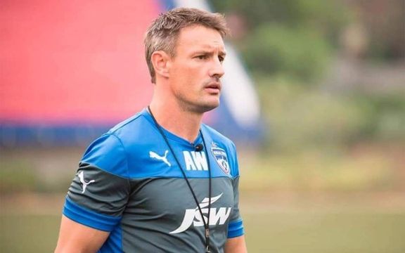 د افغانستان د فوټبال ملي لوبډلې روزونکی د هانګ کانګ د فوټبال لوبډلې روزونکی وټاکل شو