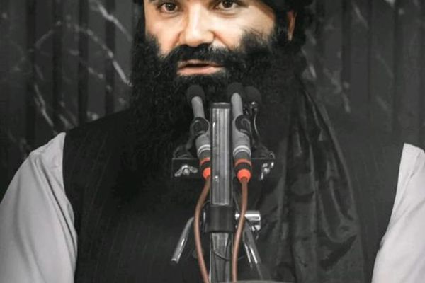 سراج الدین حقاني د طالبانو پر ولایتي چارواکو له سېلاب او باران ځپلو سره د مرستې غږ کړی