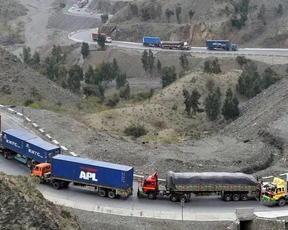 یک مقام گمرکی پاکستان افزایش تجارت کشورش با افغانستان را رد کرد