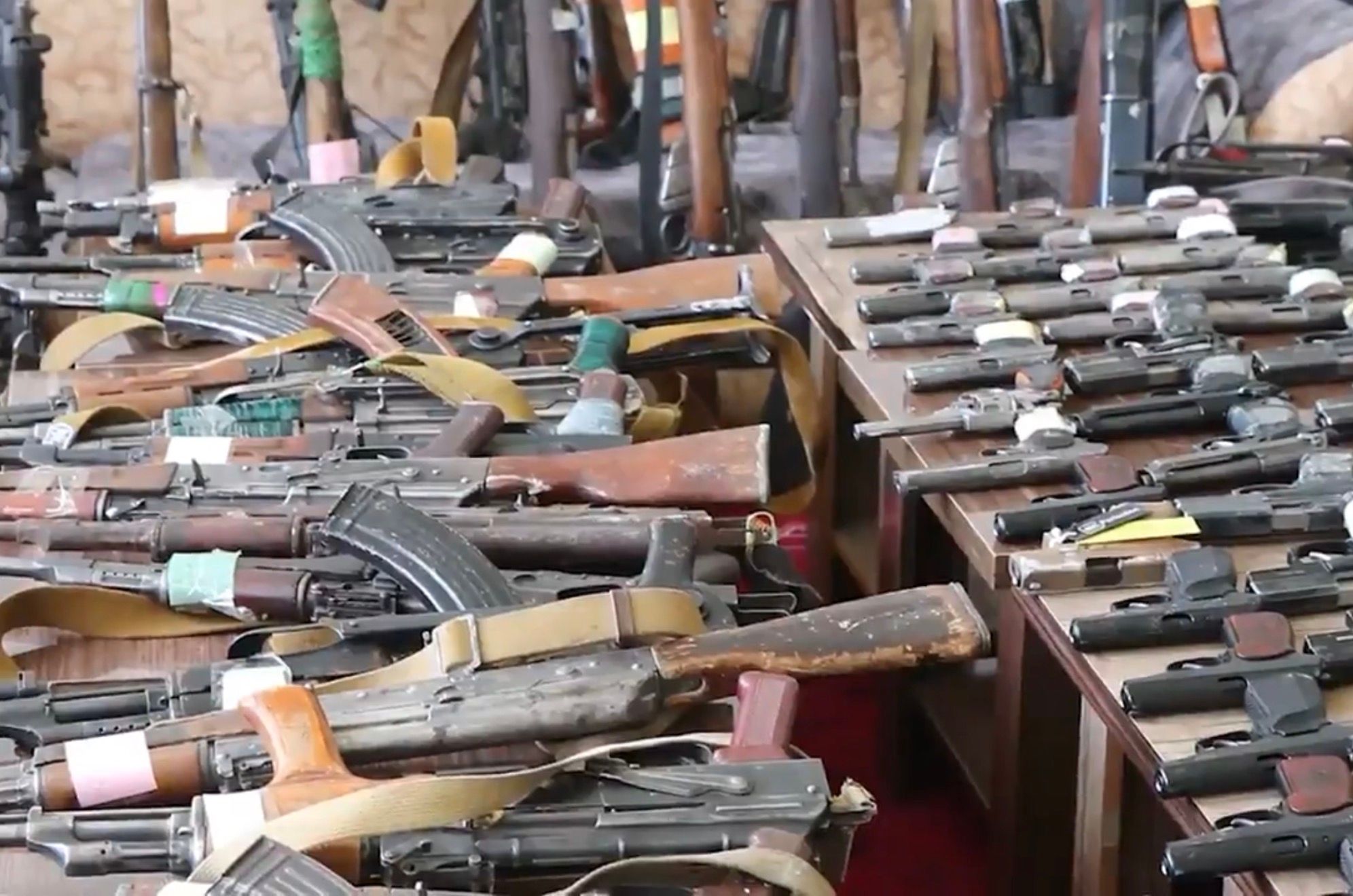 طالبان وایي د تېرو شپږو میاشتو پر مهال یې هرات کې ۱۶۰ میله بېلابېلې وسلې نیولې دي