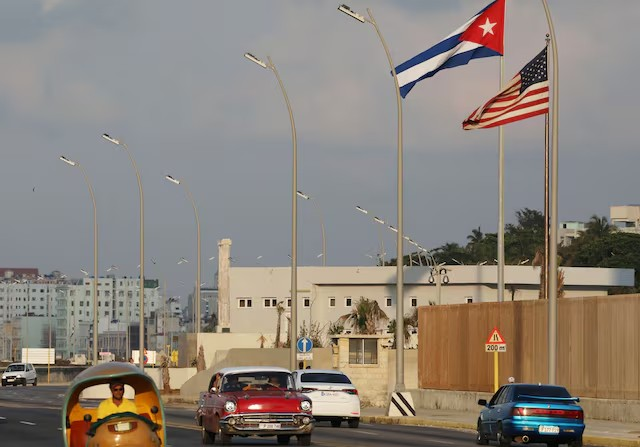 ټرمپ: که کیوبا له امریکا سره معامله ونه کړي نور به تېل او پيسې نه ورځي