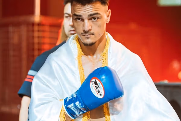 محمد زکریا زمانی مشتزن حرفهای افغانستان مسئول فوتسال زون جنوب کابل شد