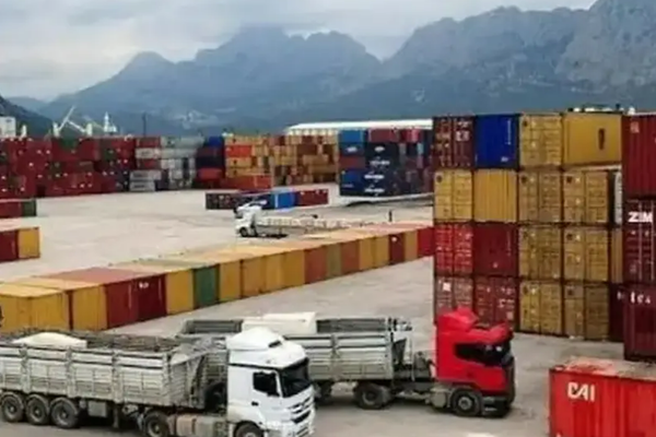 Pakistan’s Imports From Afghanistan Significantly Decreased, Says Pak Media