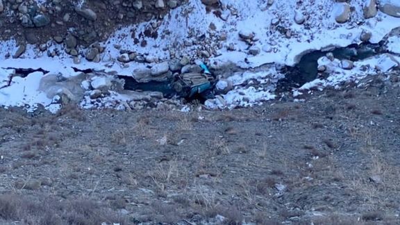 په سوېلي سالنګ کې د موټر اوښتو په پېښه کې دوه تنه مړه او درې نور مرګوني ټپیان شوي