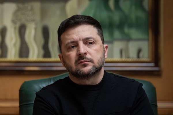 زېلېنسکي: د امریکا او ایران ترمنځ ترینګلتیاوې به له روسیې سره د مذاکراتو وخت بدل کړي