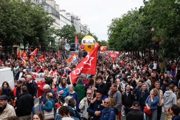 هزاران نفر در فرانسه علیه راست افراطی راهپیمایی کردند