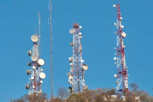 Taliban Leader Orders Nationwide Restrictions On High-Speed Internet In Afghanistan