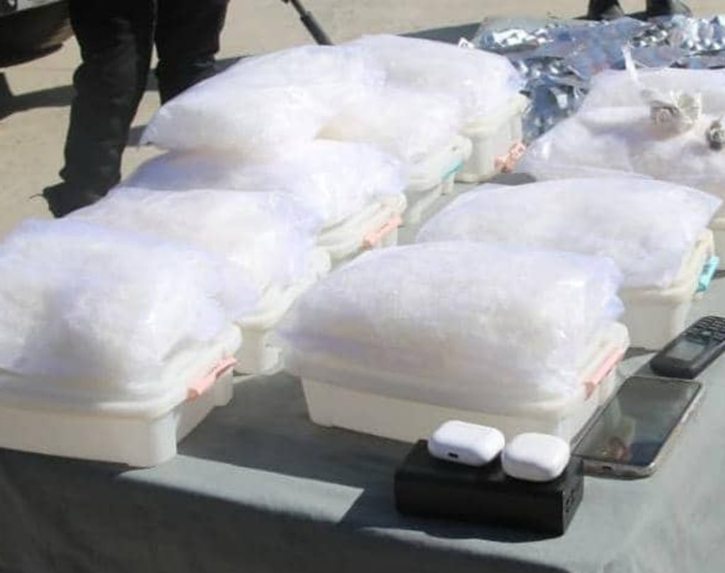 طالبان: په غزني کې یو کس د ۱۰ کیلو ګرامه شیشه او نشه‌يي توکو سره نیول شوی