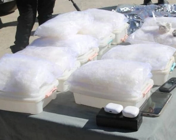 طالبان: په غزني کې یو کس د ۱۰ کیلو ګرامه شیشه او نشهيي توکو سره نیول شوی