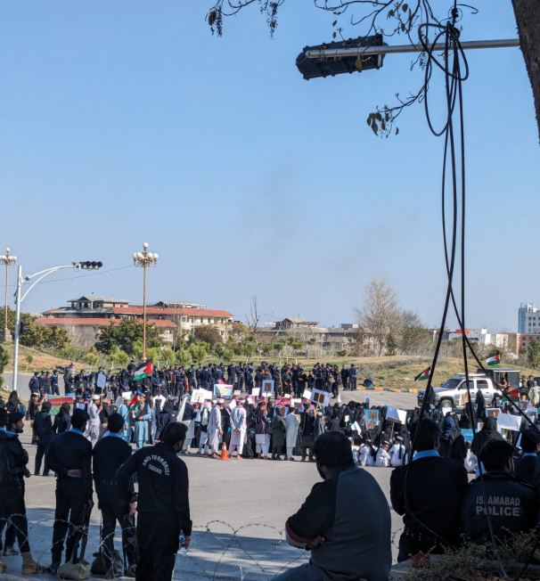 گروهی از اسلام‌گرایان در اسلام‌آباد در اعتراض به روز جهانی زن 'راهپیمایی حیا' برگزار کردند