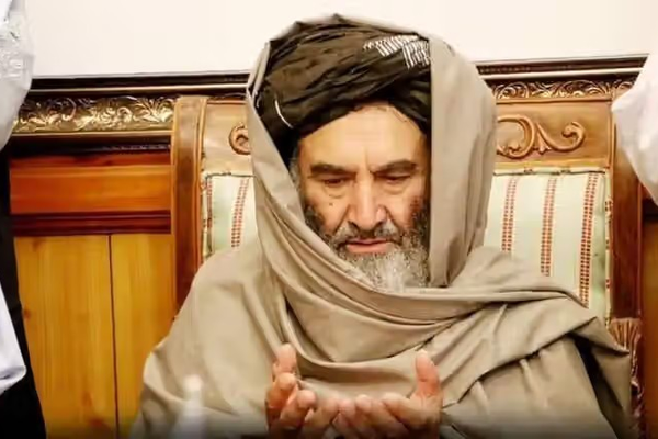 حاكم قندهار في طالبان يدعو البنك الدولي لتوفير محاصيل بديلة للمخدرات