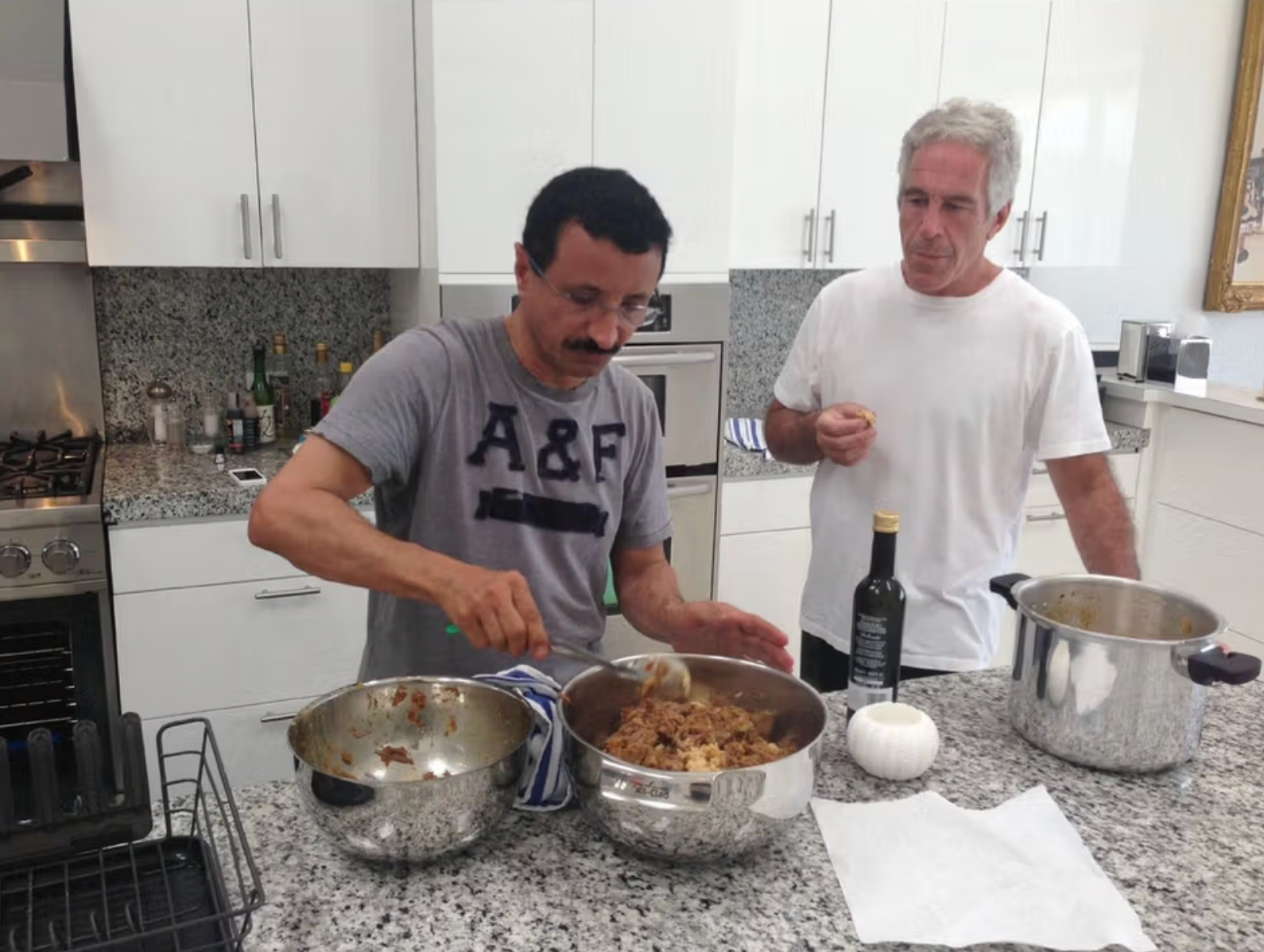 د طالبانو د یو قراردادي شریک نوم د جېفري اپسټین د جنسي رسوایۍ په دوسیه کې راڅرګند شو