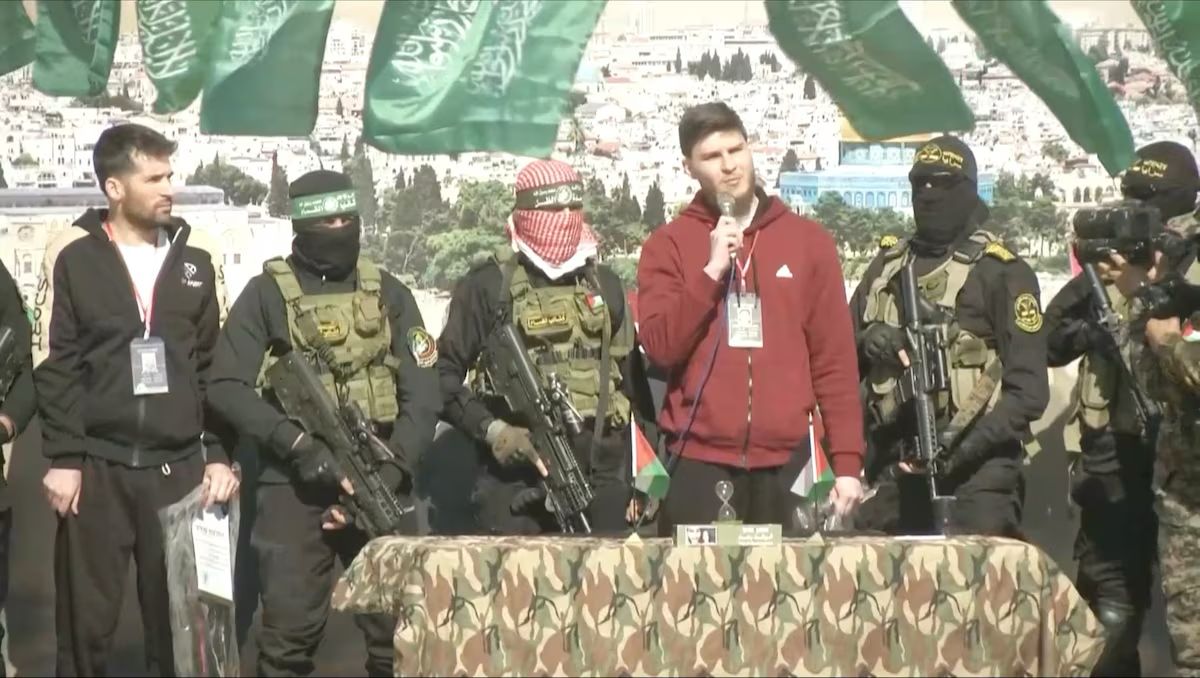 در ششمین مرحله تبادله اسرا؛ حماس سه گروگان را به صلیب سرخ تحویل داد