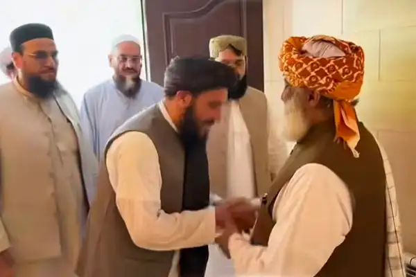 طالبانو مولانا فضلالرحمان ته د اګست ۱۵مې په مراسمو کې د ګډون لپاره کابل د ورتګ بلنه ورکړې