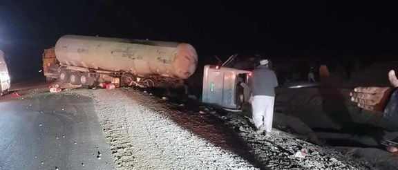 سرچینې: د کابل - کندهار پر لویه لار د یوه مسافر وړونکي او ټانکر په ټکر کې ۱۹ تنه مړه شوي