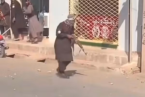 د سولې او ازادۍ غورځنګ په هرات کې له ښځو سره د طالبانو چلند «جنایت» بللی دی
