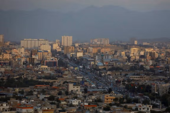 الصين تحذّر رعاياها من السفر إلى أفغانستان