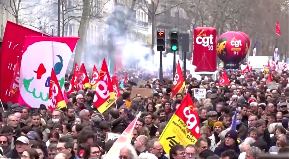 به‌رغم اعتراضات گسترده، سنای فرانسه طرح اصلاحات در نظام بازنشستگی را تصویب کرد